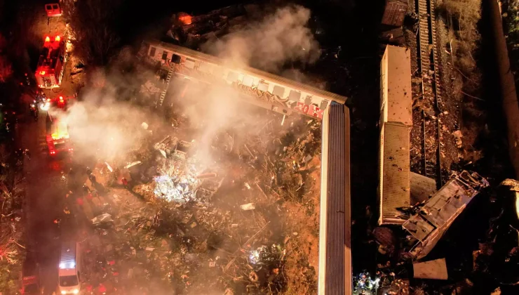 Τραγωδία Τέμπη: Νέο βίντεο σοκ από τα πρώτα λεπτά της σύγκρουσης – Φωτιά, πανικός και φωνές