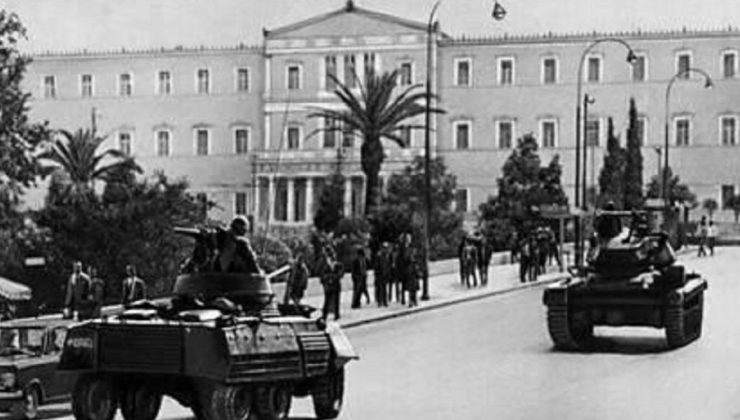 21η Απριλίου 1967: Η ημέρα που οι ερπύστριες «ισοπέδωσαν» τη Δημοκρατία