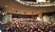 Ηράκλειο: Θέρμο χειροκρότημα από εκατοντάδες μαθητές στην “Κάρμεν”