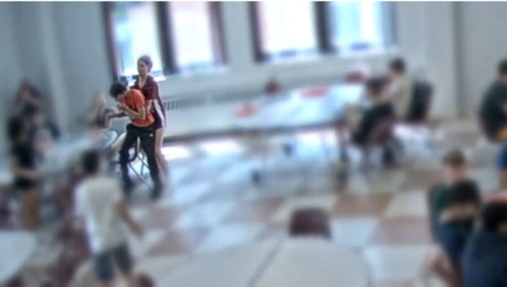 Βίντεο: 12χρονη σώζει από πνιγμό τον δίδυμο αδερφό της στην καφετέρια του σχολείου