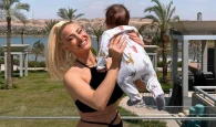Ιωάννα Τούνη: Θα θηλάζω το μωράκι μου όπου θέλω – Κράζετε, κράζετε και άλλη δουλειά δεν έχετε