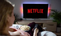 Netflix: Ξεκίνησε να στέλνει τη «λυπητερή» – Αυτή είναι η έξτρα χρέωση αν μοιράζεστε κωδικούς