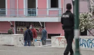Φρίκη στη Βαρβάκειο: Άγνωστος πήγε πάνω από το πτώμα της γυναίκας και άρπαξε την τσάντα της μετά τη δολοφονία