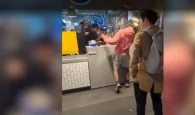 Υπάλληλος των McDonald’s πέταξε αναψυκτικό στο πρόσωπο πελάτη (βιντεο)