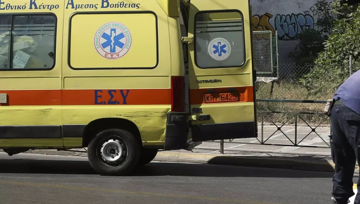 Ηράκλειο: Σφοδρή σύγκρουση μηχανής με αυτοκίνητο, ένας άνδρας με σοβαρά τραύματα στο Βενιζέλειο