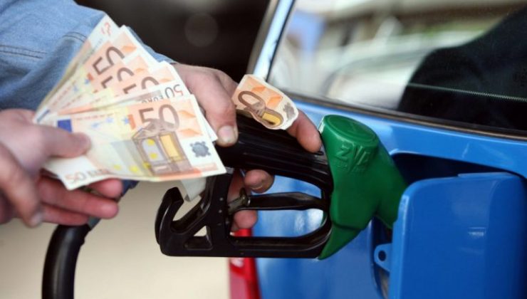 Καύσιμα: Ξεπέρασε (ξανά) τα €2 το λίτρο η βενζίνη