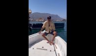 Αντώνης Τσαπατάκης: Βόλτα με σκάφος στη Γραμβούσα για τον παραολυμπιονίκη (βιντεο)