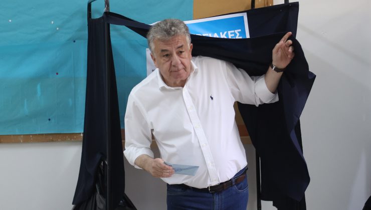 Το εκλογικό του δικαίωμα άσκησε ο Σταύρος Αρναουτάκης: «Γιορτή της αυτοδιοίκησης η σημερινή ημέρα»