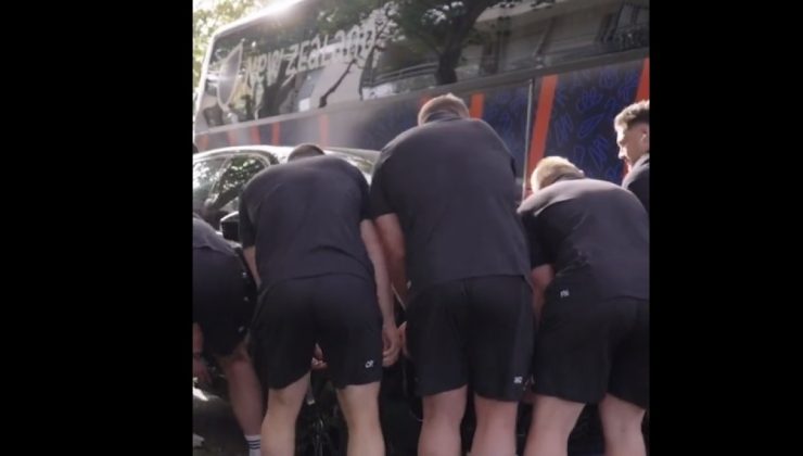 Νέα Ζηλανδία: Παίκτες της εθνικής ράγκμπι σήκωσαν στα χέρια τζιπ 2,4 τόνων (βιντεο)