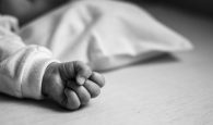 Διεκομίσθη σε νοσοκομείο νεκρό βρέφος έξι μηνών – Συνελήφθη η μητέρα του