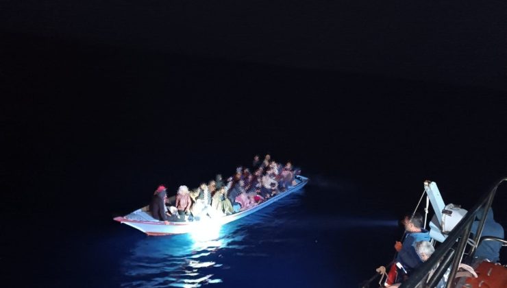 Νέα άφιξη μεταναστών στα Χανιά – Σκάφος με 74 μετανάστες εντοπίστηκε ανοιχτά της Γαύδου