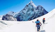 Το Ανώτατο Δικαστήριο του Νεπάλ διατάσσει τη μείωση του αριθμού των αδειών για την ανάβαση στο Έβερεστ