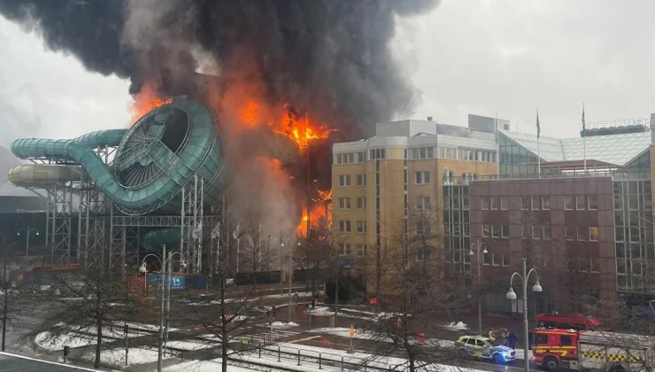 Σουηδία: Μαίνεται για τρίτη μέρα η φωτιά στο θεματικό πάρκο
