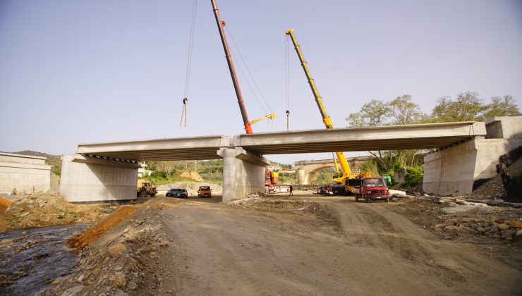 Χανιά: Παίρνει σχήμα η νέα γέφυρα στον ποταμό Κερίτη (φωτο – βίντεο)
