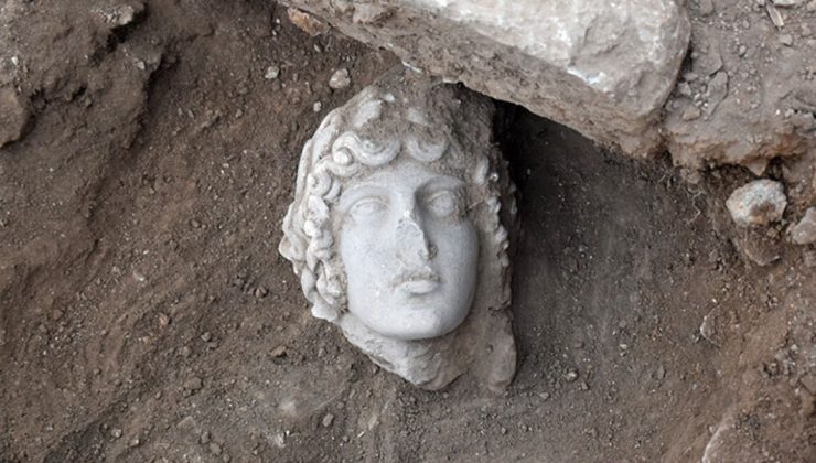 Ανασκαφή Φιλίππων: Φοιτητές του ΑΠΘ ανακάλυψαν κεφαλή αγάλματος του Απόλλωνα (φωτο)