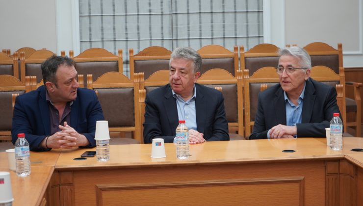Στην Περιφέρεια ο πρόεδρος της ΓΣΕΕ – Συνάντηση με τον Σταύρο Αρναουτάκη