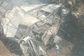 Τραγωδία στη Νότια Αφρική: Λεωφορείο με 46 άτομα έπεσε από γέφυρα -Επέζησε μόνο ένα παιδί