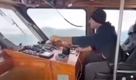 Πτώση F16: Τεράστια κύματα «χτυπούν» σκάφος που έσπευσε για τη διάσωση του υποσμηναγού (βίντεο)