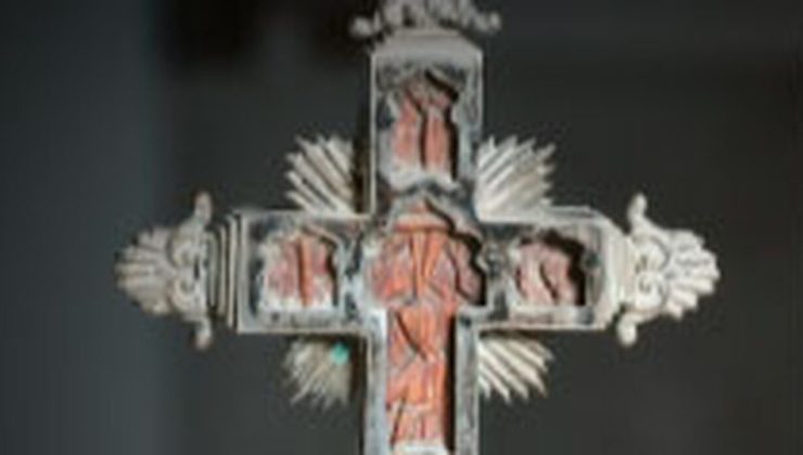 Πολύτιμος σταυρός επιστρέφει στο Άγιο Όρος – Αγοράστηκε σε δημοπρασία της Ισπανίας