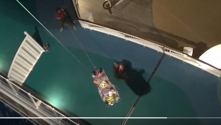 Ρόδος: Καρέ – καρέ η αεροδιακομιδή τραυματία από κρουαζιερόπλοιο (βίντεο)