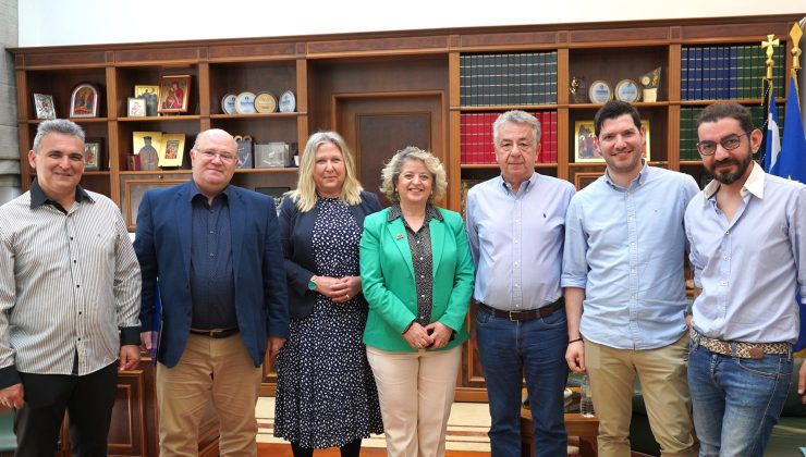 ΙΑΚΕ: Επίσκεψη στον Σταύρο Αρναουτάκη για το 10ο συνέδριο που θα φιλοξενηθεί στο Ηράκλειο