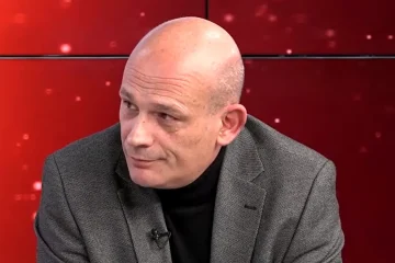 Έπαθε εγκεφαλικό ο δημοσιογράφος Πάρις Καρβουνόπουλος ενώ ήταν στην Πάτμο