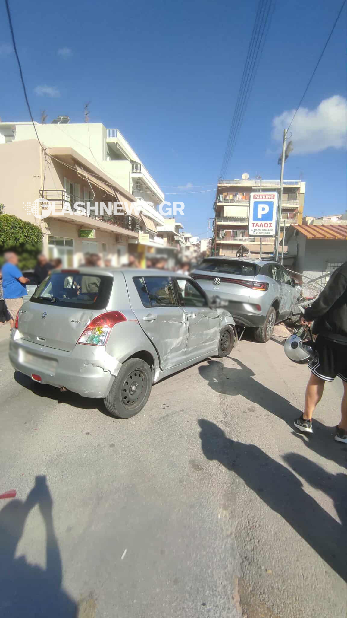 Νέο σοβαρό τροχαίο στην Κρήτη: Αυτοκίνητο «απογειώθηκε» και χτύπησε δύο ΙΧ - Δείτε εικόνες