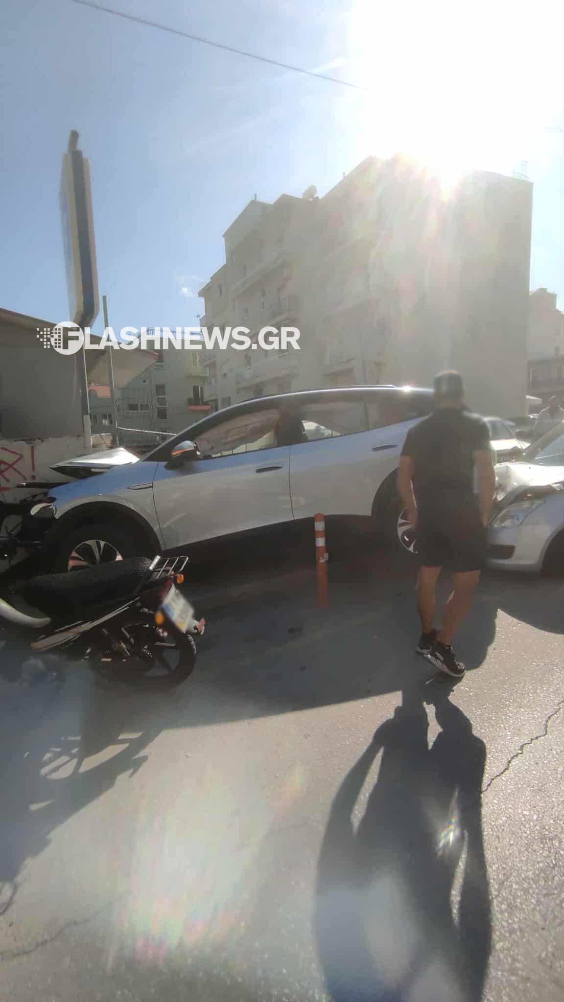 Νέο σοβαρό τροχαίο στην Κρήτη: Αυτοκίνητο «απογειώθηκε» και χτύπησε δύο ΙΧ - Δείτε εικόνες