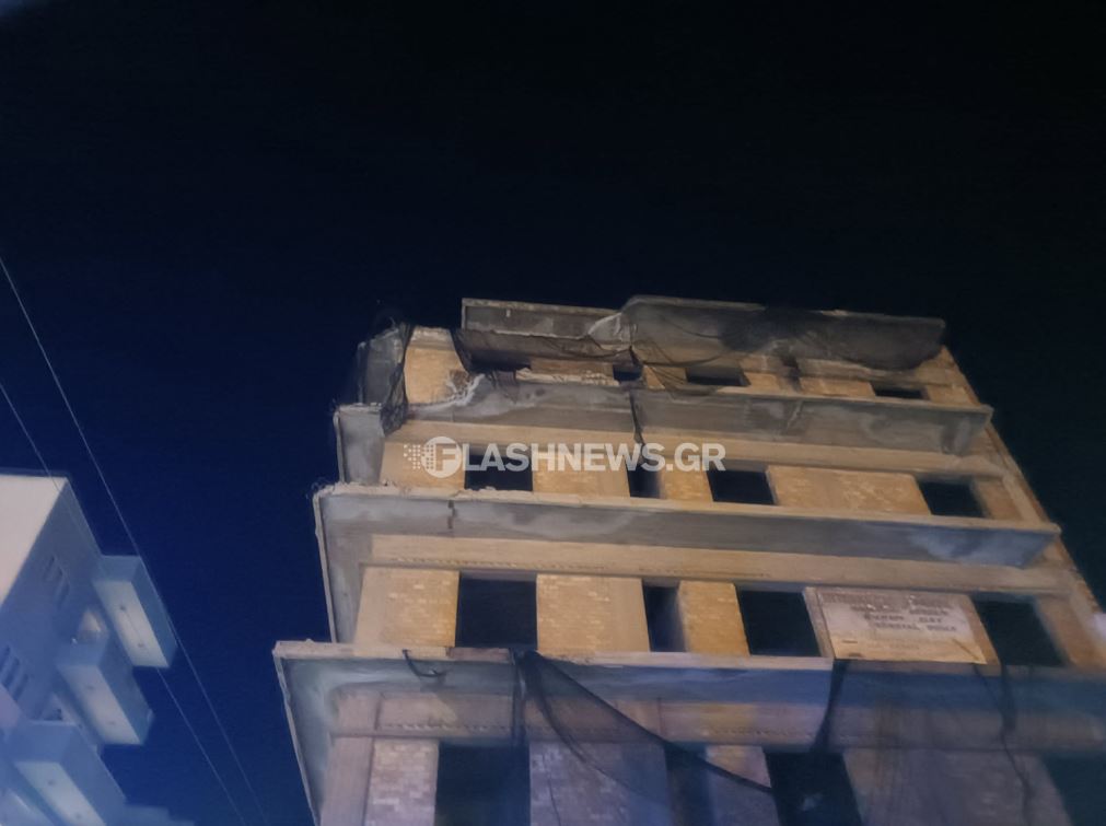 Τρόμος στην Κρήτη: Κατέρρευσε μπαλκόνι σε ημιτελή οικοδομή στο κέντρο των Χανίων! 4 Τρόμος στην Κρήτη: Κατέρρευσε μπαλκόνι σε ημιτελή οικοδομή στο κέντρο των Χανίων!